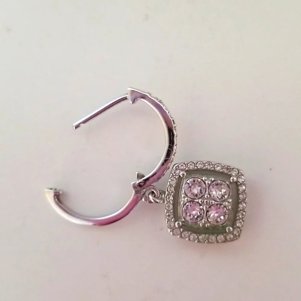 Woman's Fashion Pierced Earrings - Picture 4 of 5